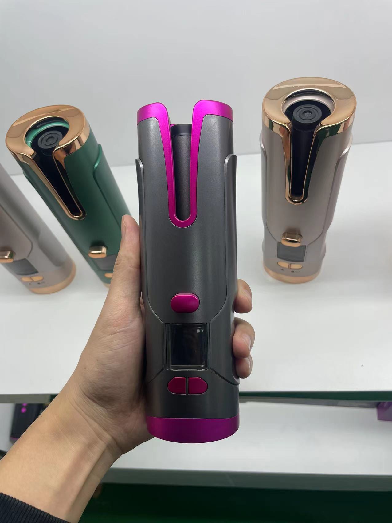 Rizadores de pelo automáticos recargables para mujeres
Rizador portátil con pantalla LCD