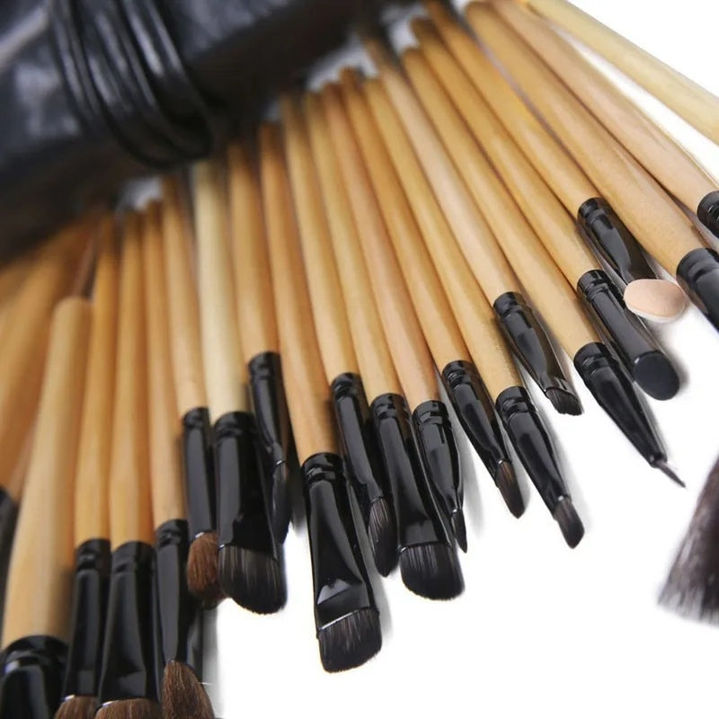 Ensemble professionnel de pinceaux 24 pinceaux cosmétiques : sourcils, poudre, fond de teint, fards